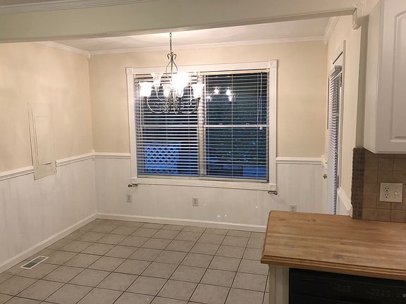 Large eat in kitchen
