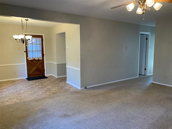 5th image of 611 Candleberry Ct APT A