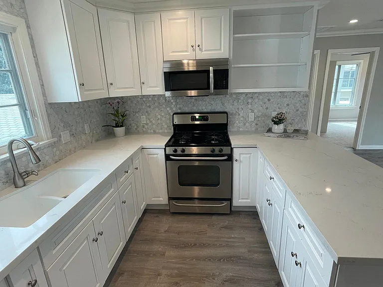 2334 1/2 Del Mar Rd — Photo 5