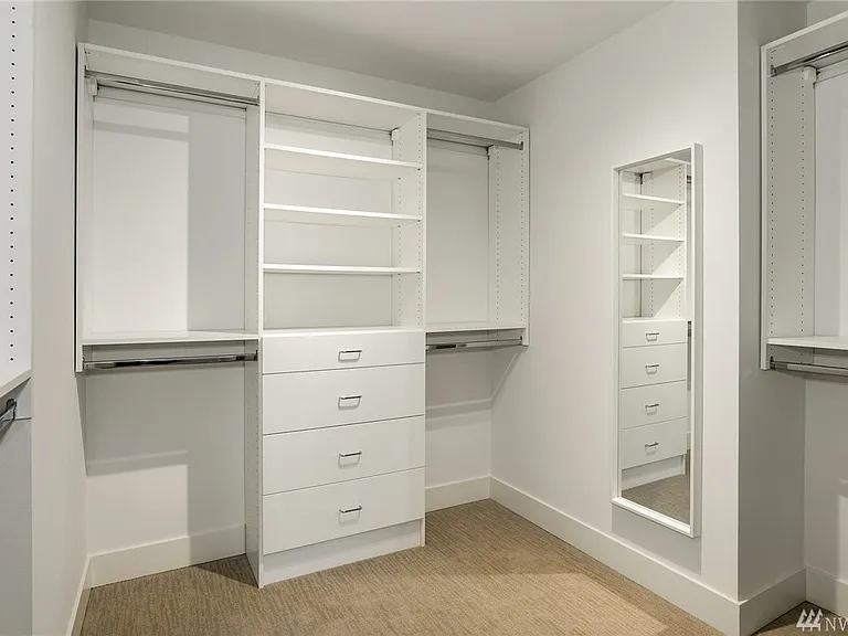 Second walk-in-closet