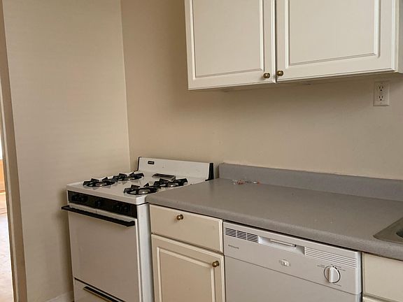 3rd image of 4821 N Wolcott Ave