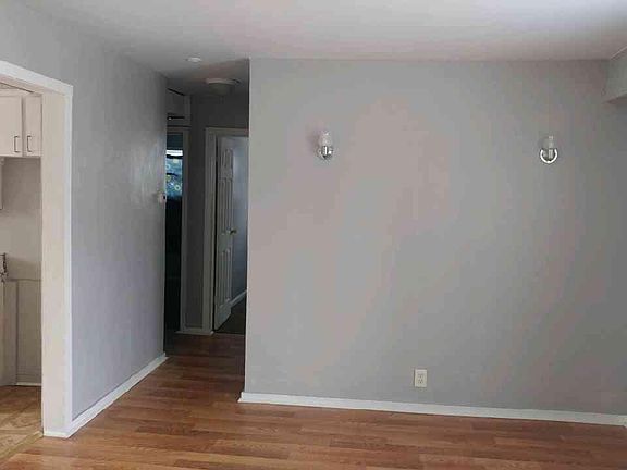 4th image of 31930 Calhoun Ct