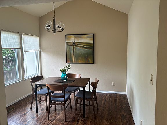 3rd image of 5 Berkeley Ct