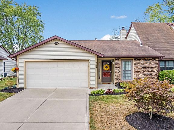 2nd image of 813 Applewood Ln