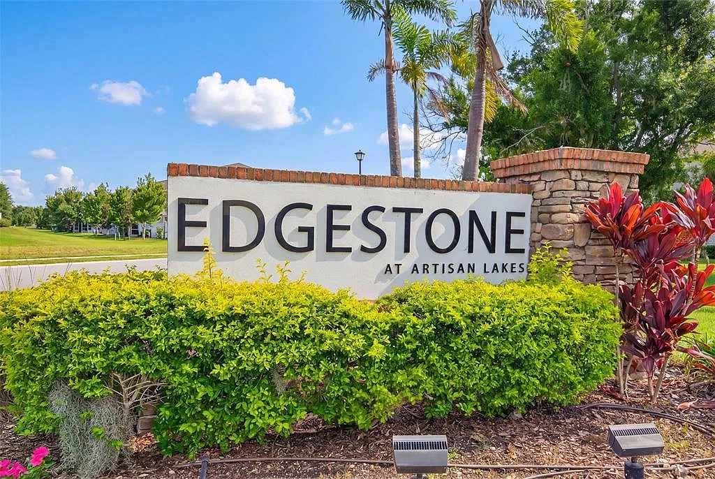 3 bed, 2.5 bath, 1407 sqft, $2,100 — Photo 2