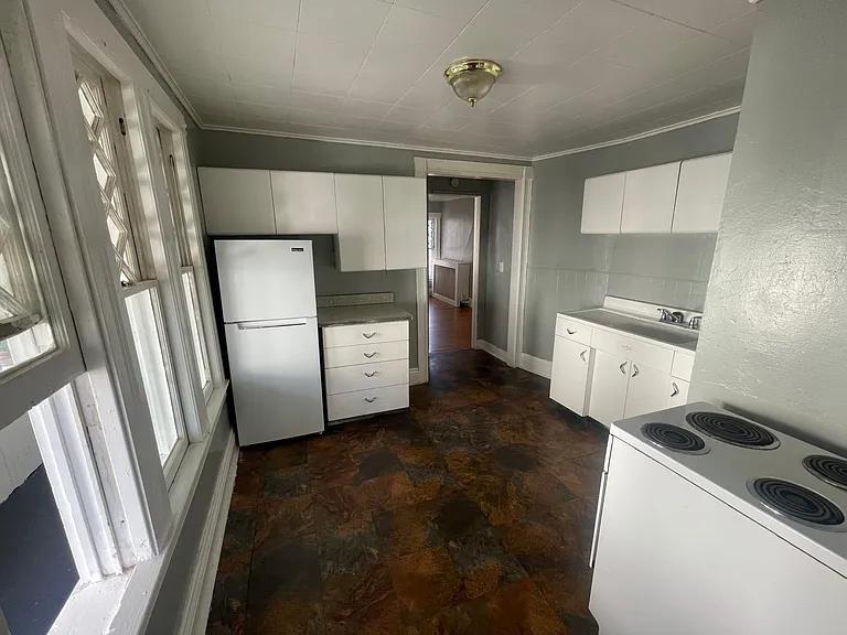37 Rowley St #1 — Photo 1