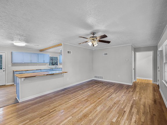 5th image of 60 Beechwood Dr