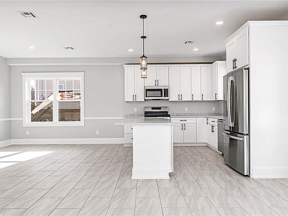 5th image of 60 Daytona Ave