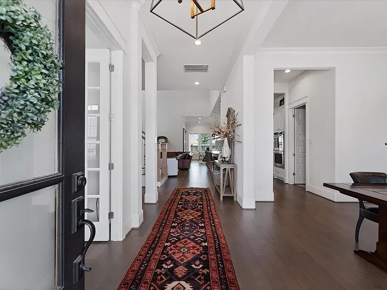 2221 Salt Grass Trl — Photo 5