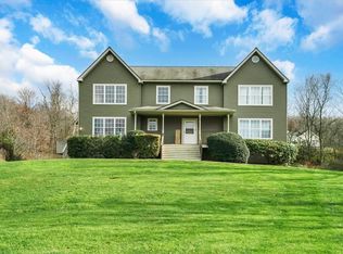 6 Bel Air Dr, Wallkill, NY 12589