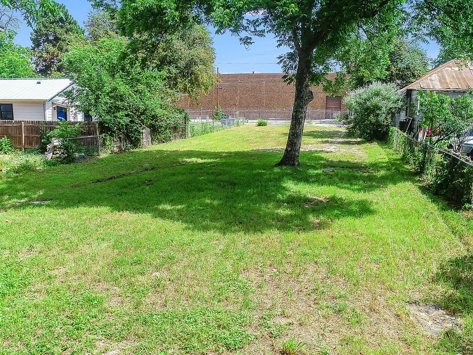 1st image of 206 Lone Star Blvd