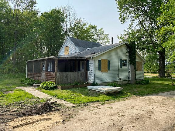 2nd image of 16849 Calvin Hill St
