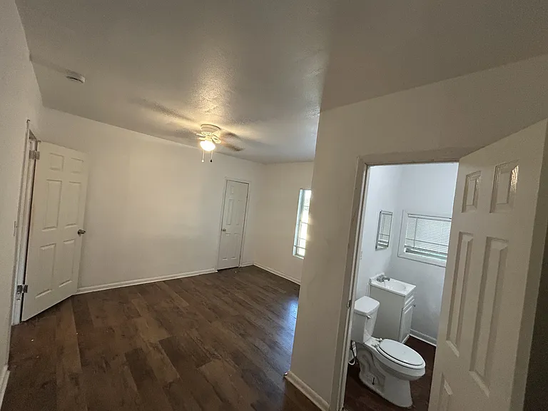 1303 Bell St — Photo 13