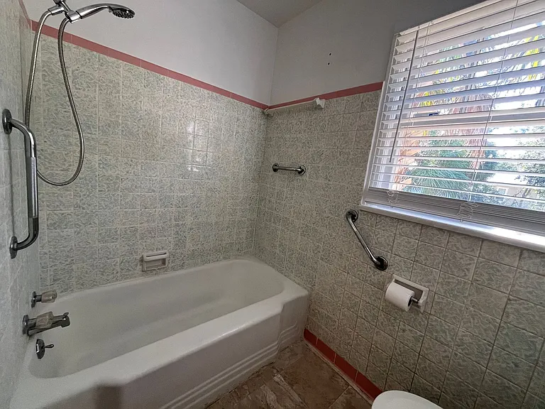 307 Parshley St SW — Photo 10