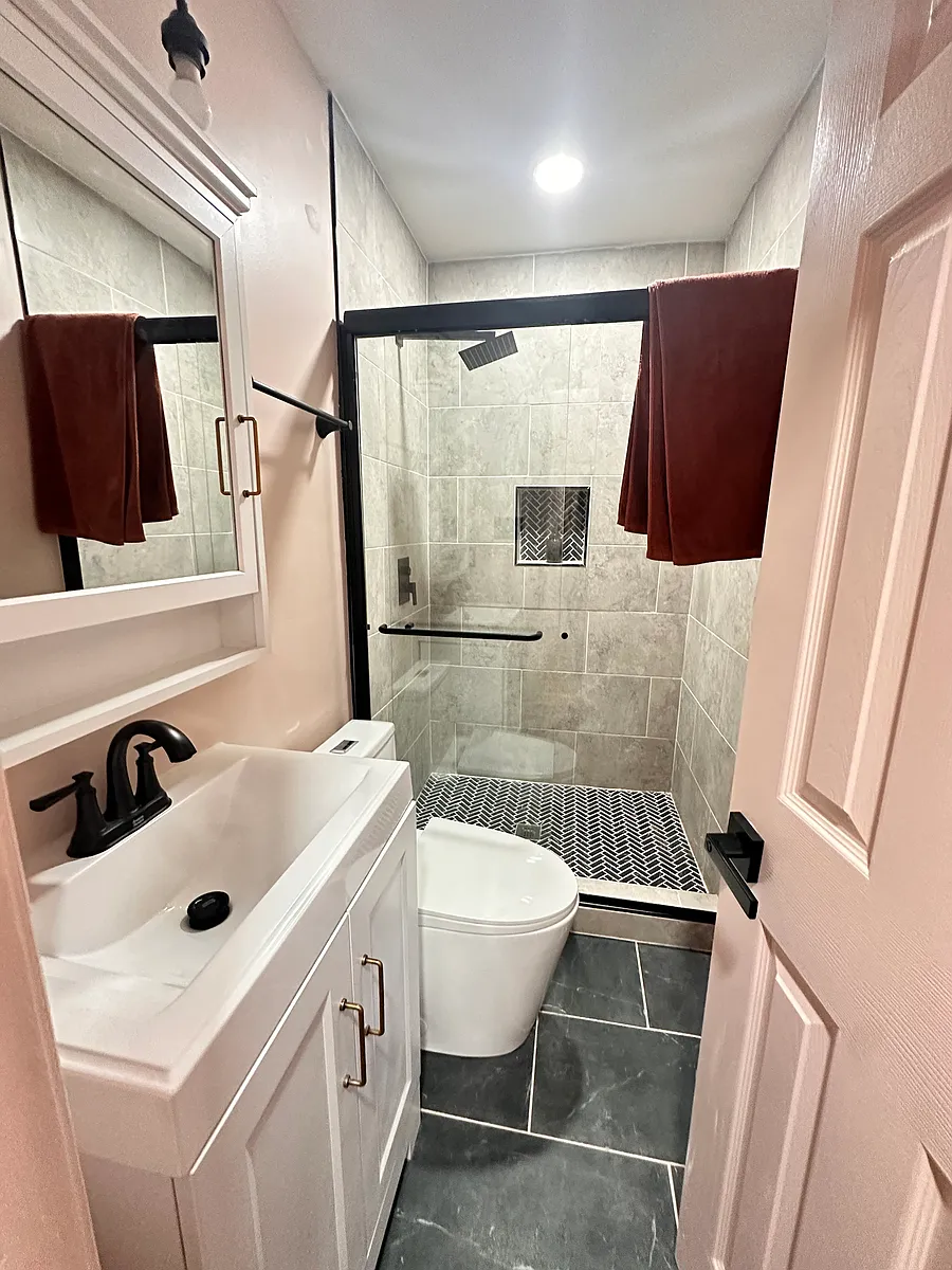 Building Photo - 2258 Bryant Dr #1