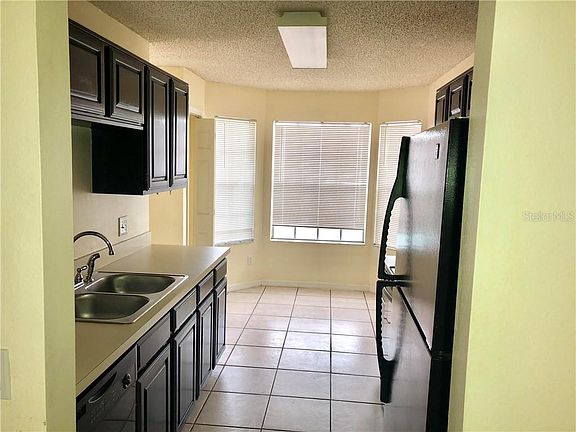 3rd image of 2151 Whitewood Ct #4
