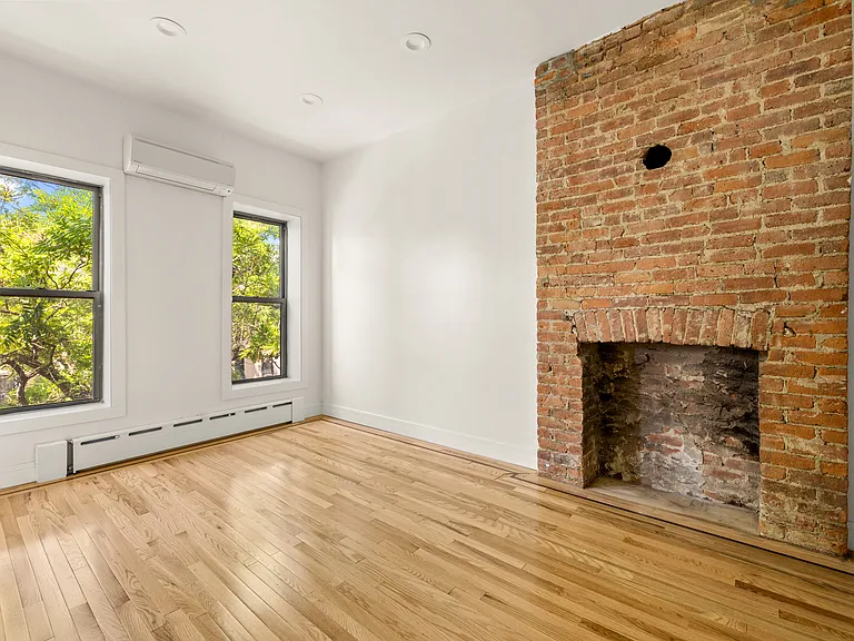 542 Lexington Ave #2 — Photo 4
