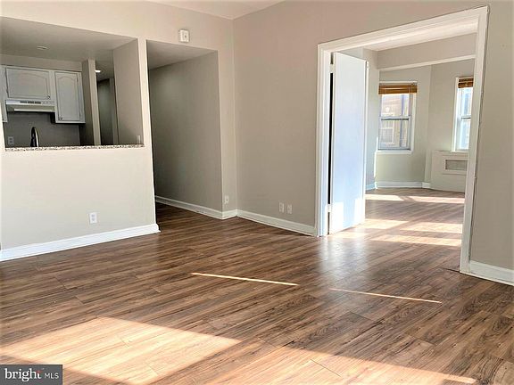 4th image of 1321-23 Spruce St APT 2B