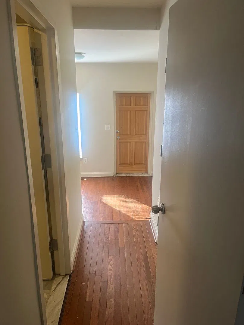Commuter Friendly Beautiful Townhouse in Baltimore- Will go fast! — Photo 4