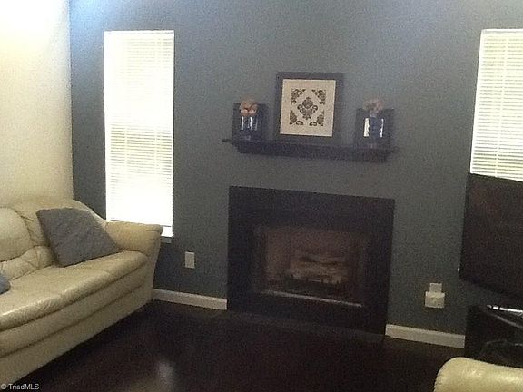 3rd image of 6327 Double Eagle Dr NE