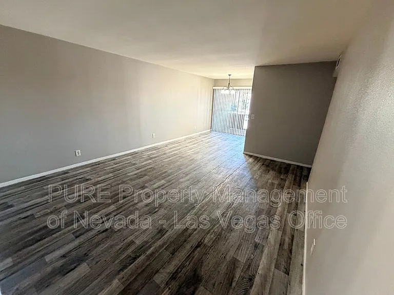 1405 Vegas Valley Dr #52-bldg 7 — Photo 5