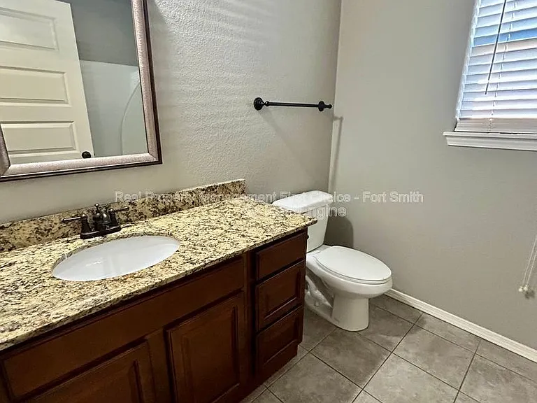 423 Ridge Point Dr — Photo 20