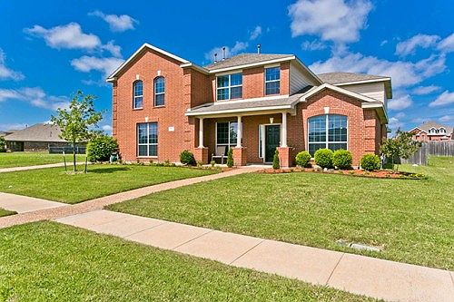 3rd image of 709 Honeysuckle Way