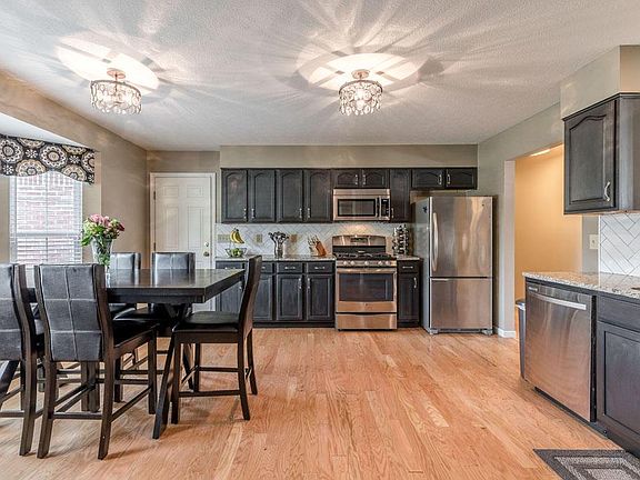 4th image of 3002 Grassy Bend Dr