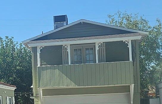 Upstairs Carriage House Patio and Balcony