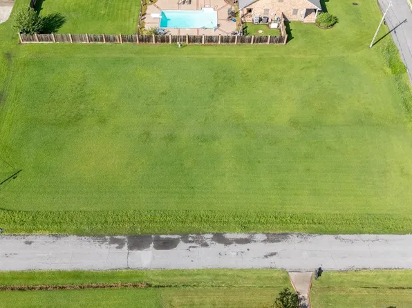 312 Hyland Dr, Lockport, LA 70374