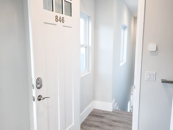 3rd image of 846 Hawthorne Pl