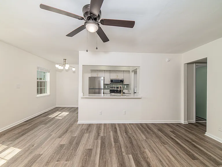 Meadow Brook Terrace — Photo 16