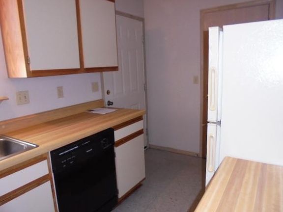 3rd image of 1370 E Sequoyah Ct #1370