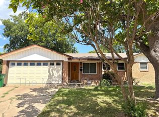 3720 Eastridge Dr, Haltom City, TX 76117