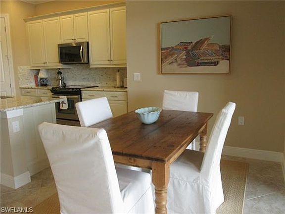eat in kitchen