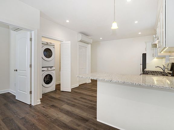 Stackable washer/dryer