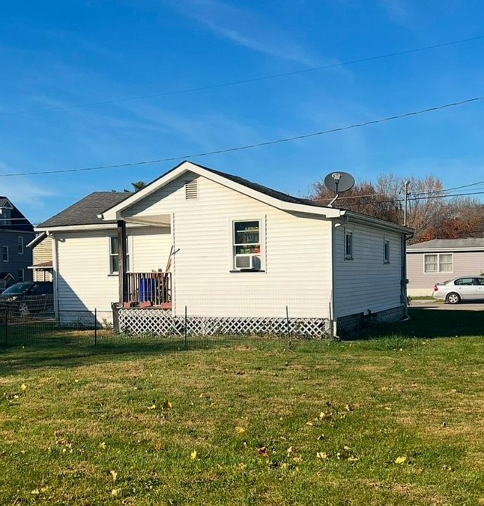 2nd image of 1012 Loraine Ave