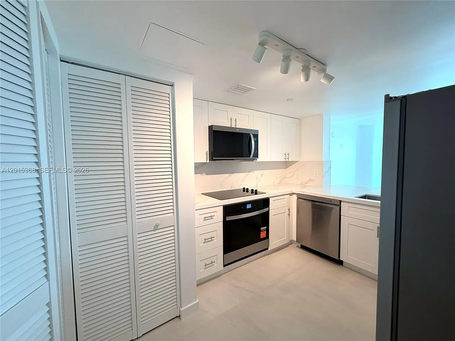 Skyline On Brickell Condo — Photo 3