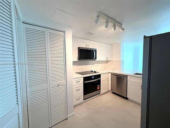 3rd image of 2101 Brickell Ave APT 2301