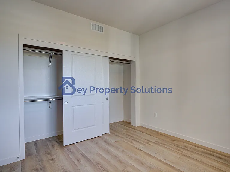 2475 Victoria Ave #304 — Photo 18