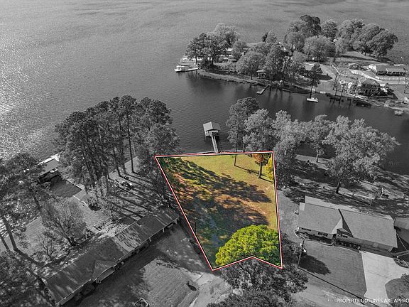 3rd image of 4139 & 4141 Lakeshore Dr