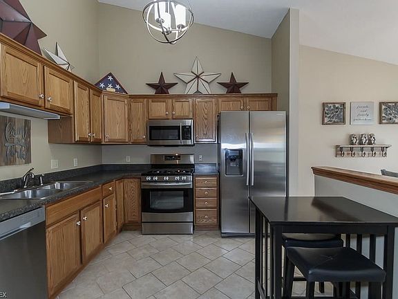 4th image of 9077 Arden Dr Unit 12