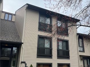 6310 Greenwood Pkwy APT 106, Sagamore Hills, OH 44067