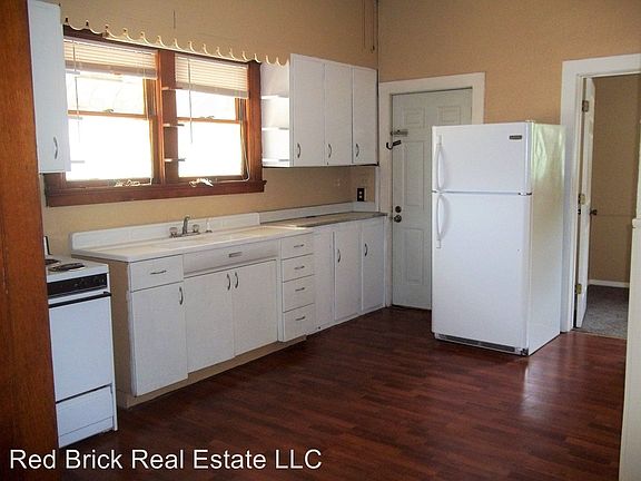 4th image of 424 Farrington St APT 1
