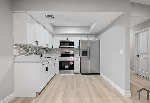 3rd image of 4670 Grove St #2