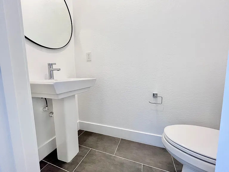 1247 E Colter St #11 — Photo 14