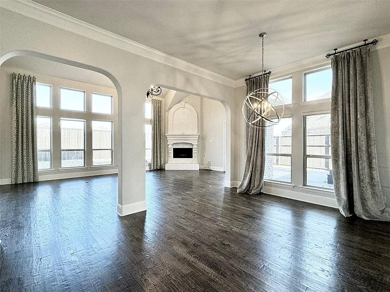 15172 Bardwell Ln — Photo 3
