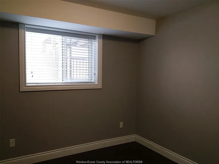 1698 Northway Ave #LOWER — Photo 5
