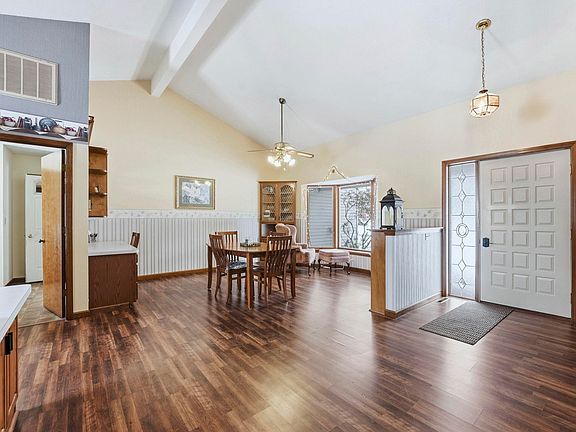 3rd image of 2105 Oakwood Dr