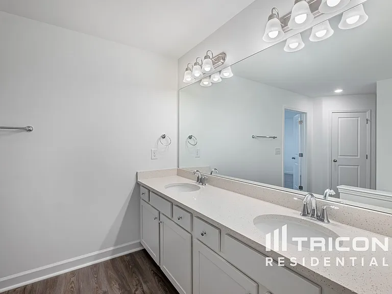 Tricon East Ridge — Photo 38